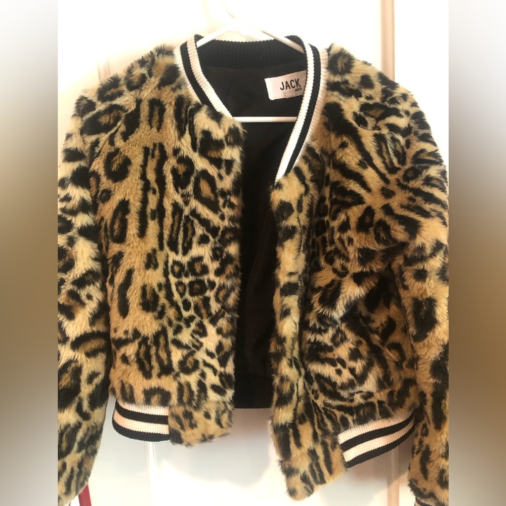 Fluffy leapord print jacket